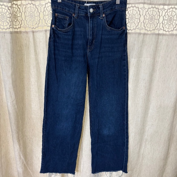 H And M Woman’s High Waisted Dark Wash Wide Leg  Frayed Denim Jean Size 4 - Picture 1 of 5